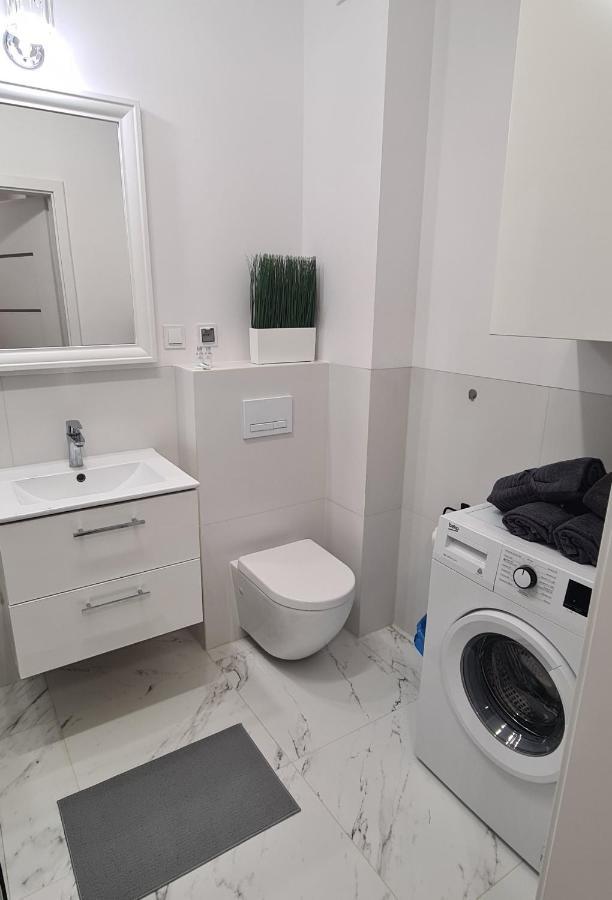44 - Apartamenty Siedlce - Nowy Apartament W Centrum Przy Ul Czerwonego Krzyza Dış mekan fotoğraf